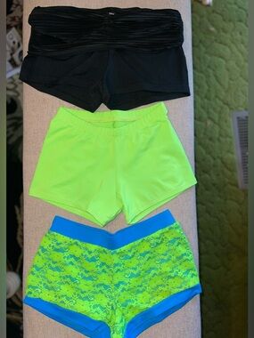 Adult Medium Dance Shorts Bundle Bloch Motionwear Ballet Jazz Activewear Set